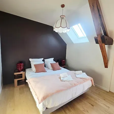 Le Domaine Des Porteaux بيت للعطل Genêts